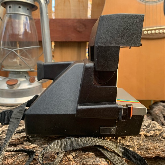 Vintage Spirit 600 Polaroid Land Camera. - Picture 2 of 3